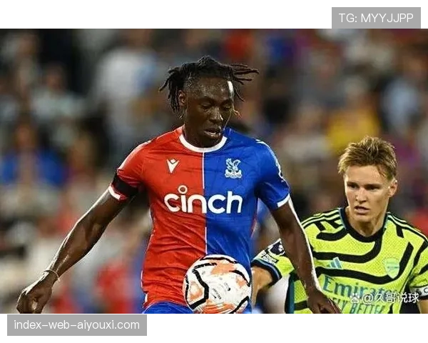 埃泽世界波破旧主，阿森纳半场暂1-0领先水晶宫